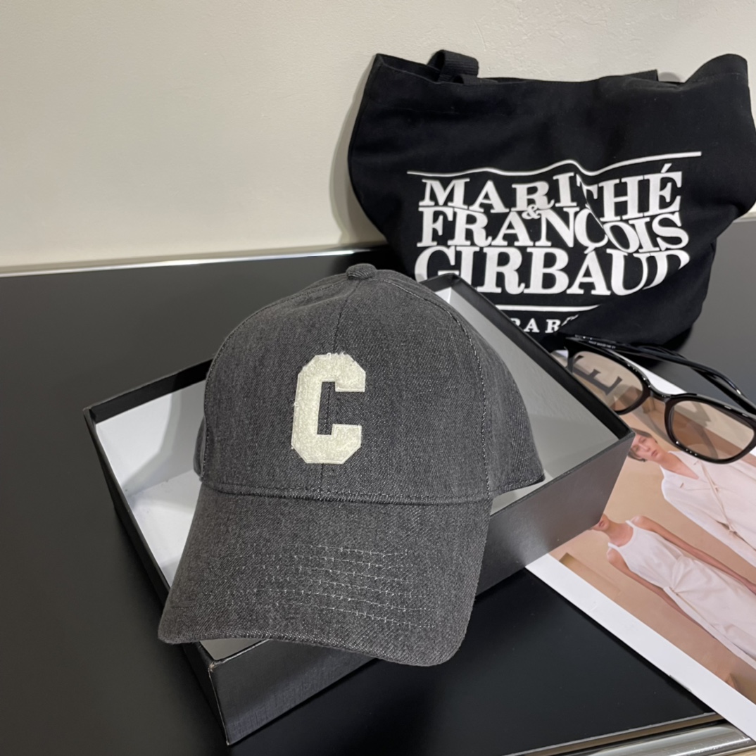 配防尘袋、赛琳CELINE新款洗水牛仔棒球帽，最好品质的，休闲大方，简约时尚，大家自己对比哦