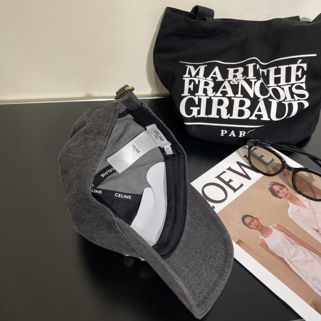 配防尘袋、赛琳CELINE新款洗水牛仔棒球帽，最好品质的，休闲大方，简约时尚，大家自己对比哦