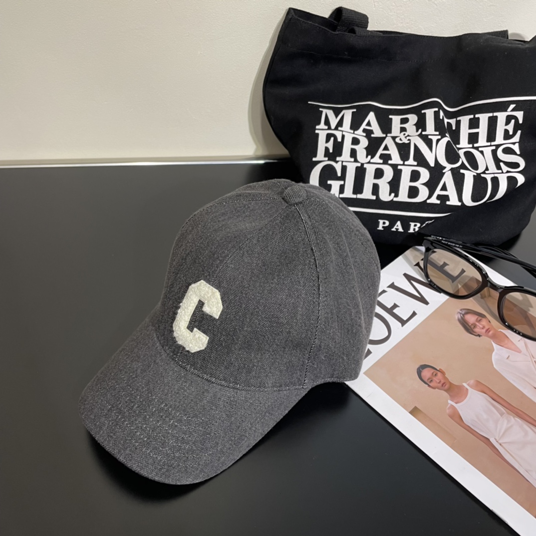 配防尘袋、赛琳CELINE新款洗水牛仔棒球帽，最好品质的，休闲大方，简约时尚，大家自己对比哦