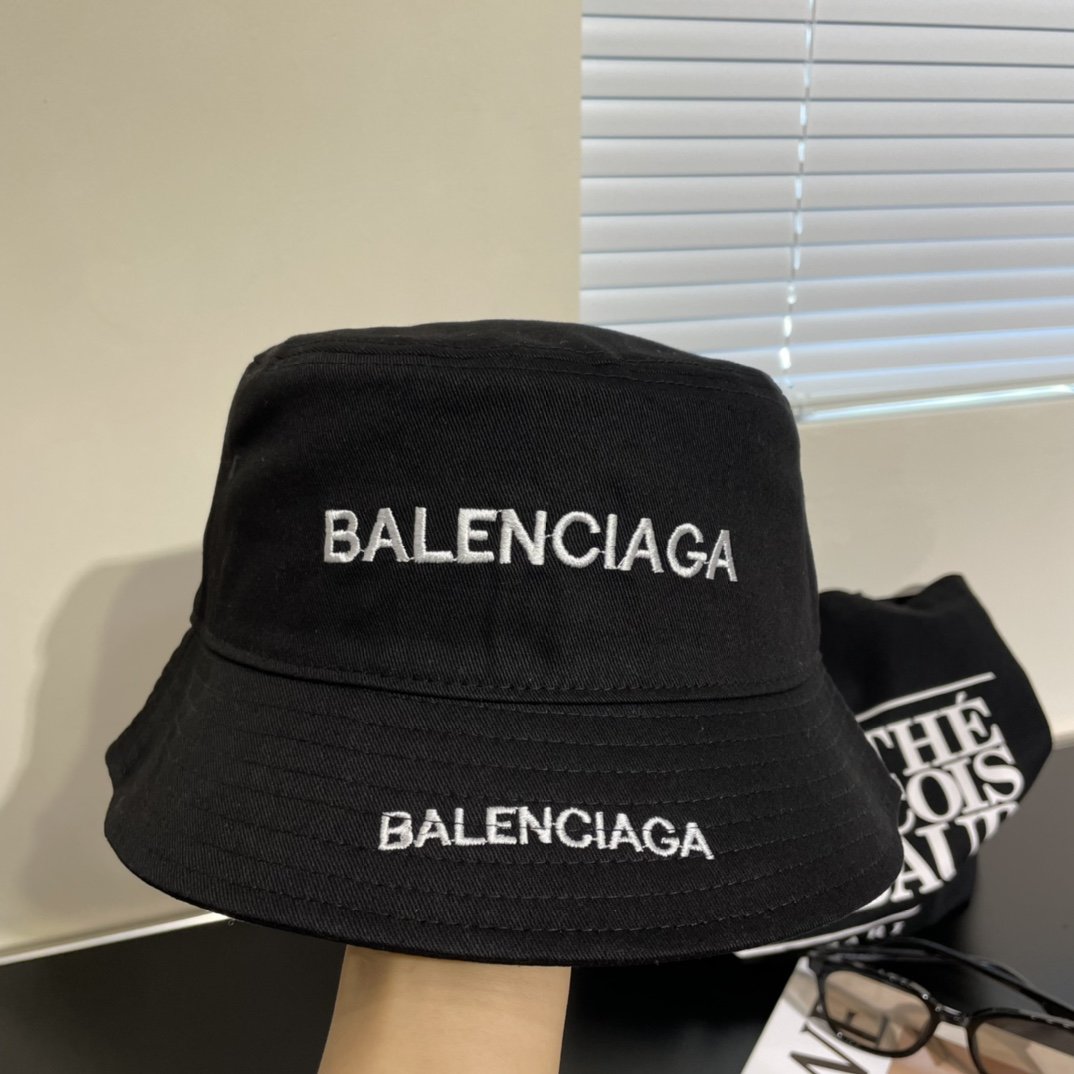 Balenciaga巴黎世家新款原单刺绣渔夫帽专柜1:1开模订制原版面料+纯棉内里轻盈透气简洁大方！基础