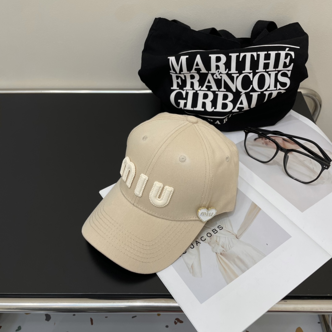 💛配防尘袋.  【Miumiu缪缪】2024新款牛仔订单款刺绣棒球帽🧢大牌款超好搭配，赶紧入手！