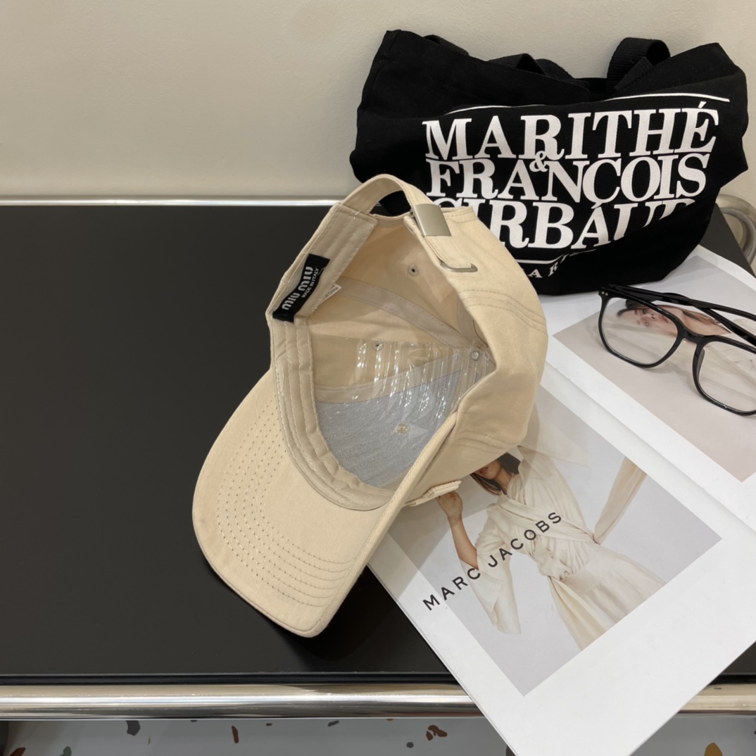 💛配防尘袋.  【Miumiu缪缪】2024新款牛仔订单款刺绣棒球帽🧢大牌款超好搭配，赶紧入手！