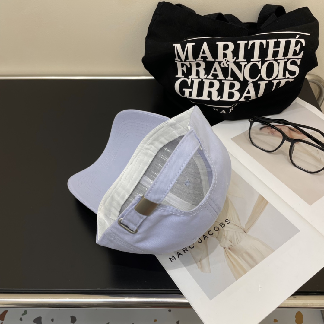 💛配防尘袋.  【Miumiu缪缪】2024新款牛仔订单款刺绣棒球帽🧢大牌款超好搭配,赶紧入手!