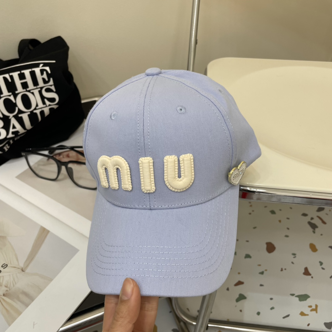 💛配防尘袋.  【Miumiu缪缪】2024新款牛仔订单款刺绣棒球帽🧢大牌款超好搭配,赶紧入手!