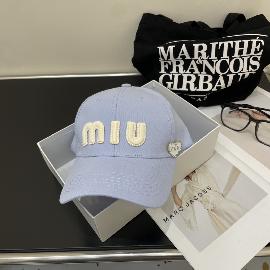 💛配防尘袋.  【Miumiu缪缪】2024新款牛仔订单款刺绣棒球帽🧢大牌款超好搭配,赶紧入手!