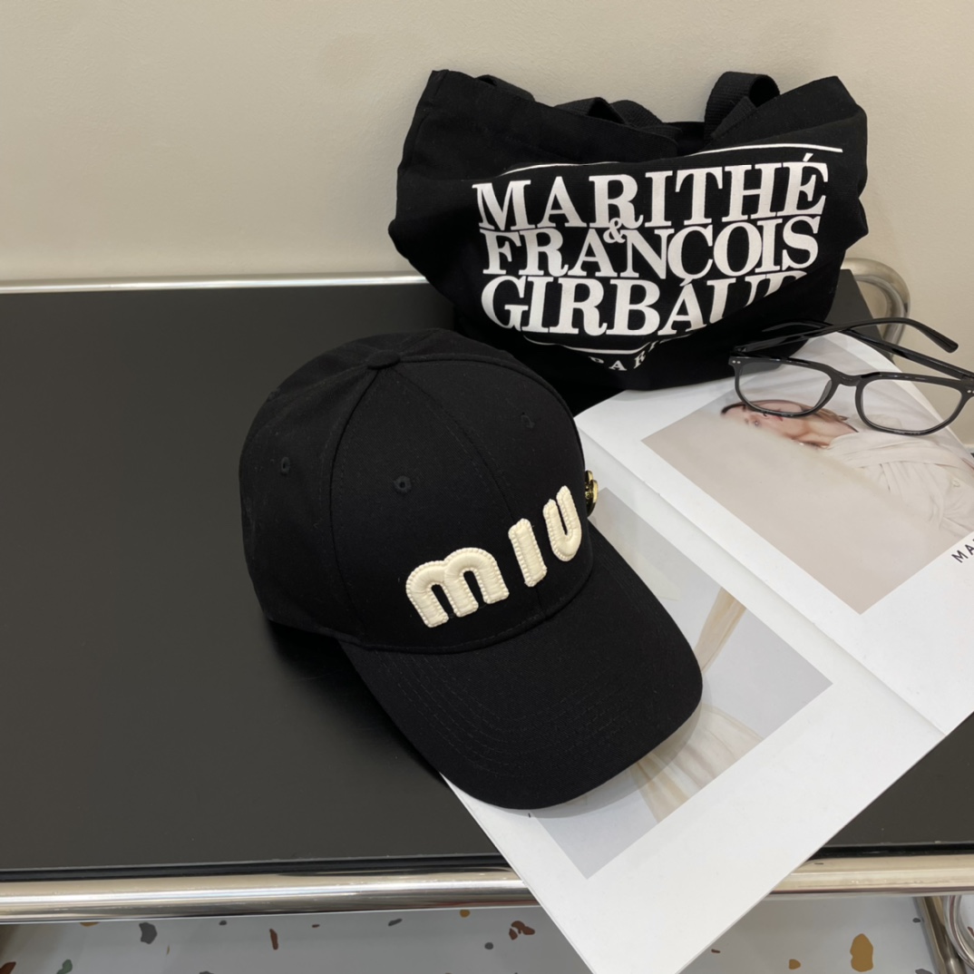 💛配防尘袋.  【Miumiu缪缪】2024新款牛仔订单款刺绣棒球帽🧢大牌款超好搭配,赶紧入手!