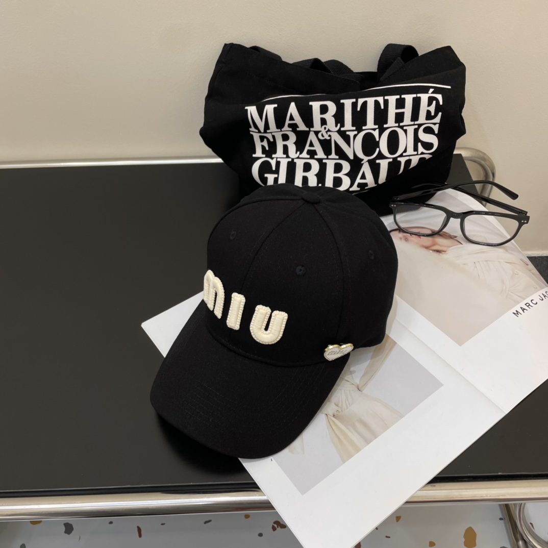 💛配防尘袋.  【Miumiu缪缪】2024新款牛仔订单款刺绣棒球帽🧢大牌款超好搭配,赶紧入手!