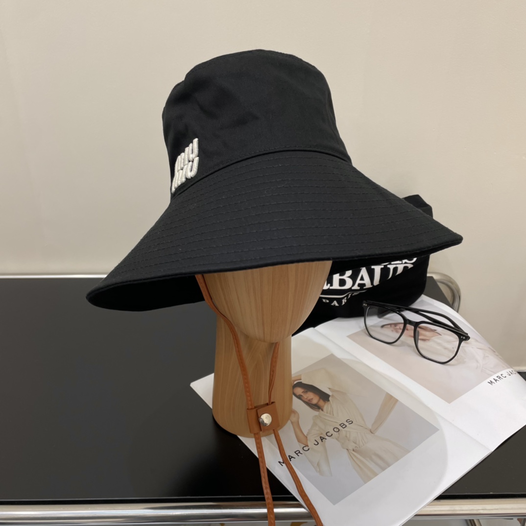 MiuMiu כובעים כובע דלי רגיל