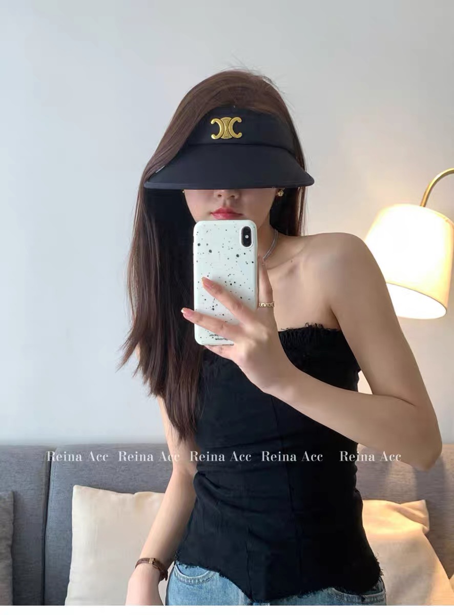 NO:195239,With dust bags, Chanel empty top hats, a must-have item in summer, because it is really easy to match, and the cool summer style is really super literary style in summer~ Any white dress can attract the attention of blockbusters~ Hats, fisherman hats, baseball hats, knitted hats, hats, chanel, espadrilles, skirts, hats19860909配防尘袋,香奈儿空顶帽,夏天必备单品,因为真的太好搭,夏天搭配清凉夏日风情真的超级文艺范～随便一身小白裙就可以吸引大片目光～帽子渔夫帽棒球帽针织帽,帽子,chanel,espadrilles,skirts,hats,hat