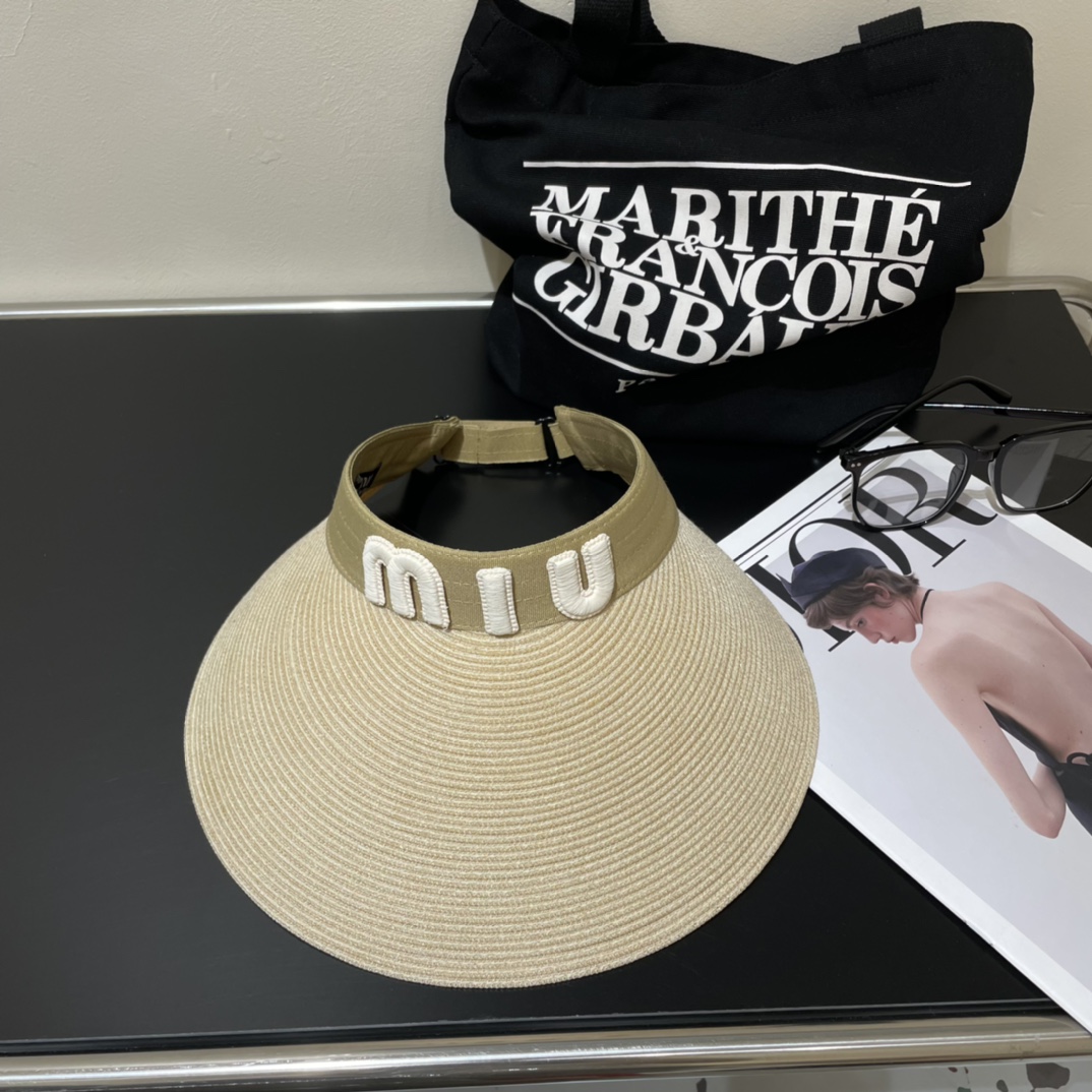 MiuMiu Sombreros Sombrero de copa vacío Colección de verano