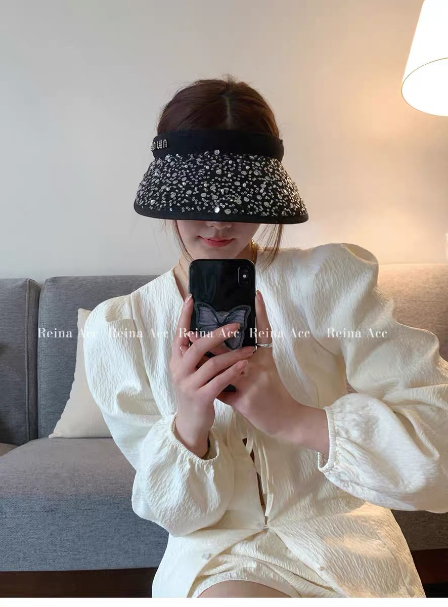 NO:194203,Summer MiuMi* Heavy Crafts Sequin Series Empty Top Hats A must-have for girls with salt or sweetness. Love it at first sight and don’t regret it. Series Hats Fisherman’s Hats Baseball Hats Knitted, Hats, Miumiu, espadrilles, hats19860909夏季 MiuMi* 重工艺 亮片系列空顶帽 可盐可甜女孩必备 一眼就爱了不盘后悔系列帽子渔夫帽棒球帽针织,帽子,miumiu,espadrilles,hats,hat