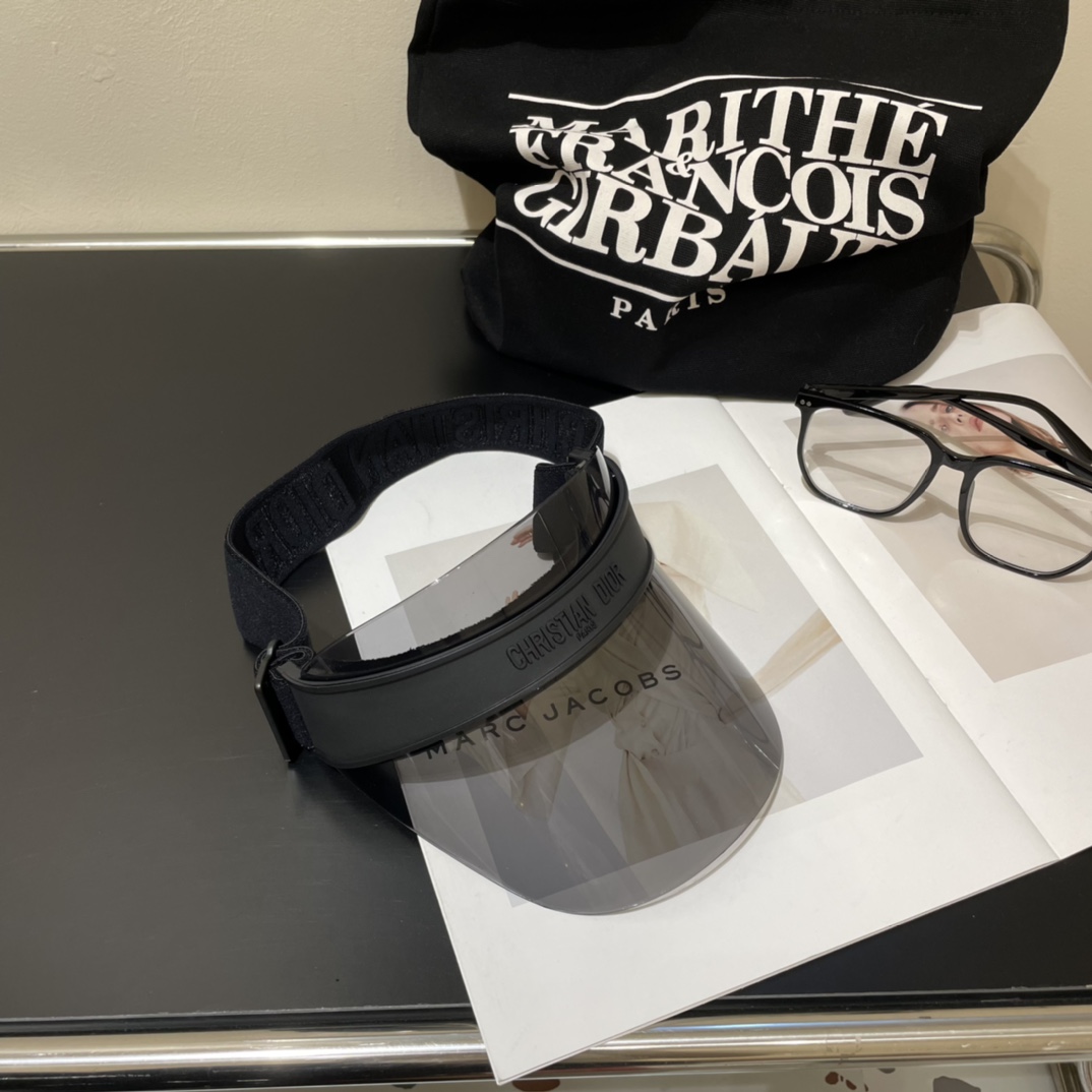 [Dior Eyewear]The popular glasses caps are finally here dior visor The revolu