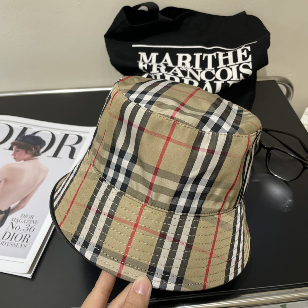 [Burberry Hats]Equipped with dust bagBurberry Little Red Book hot sale Orig