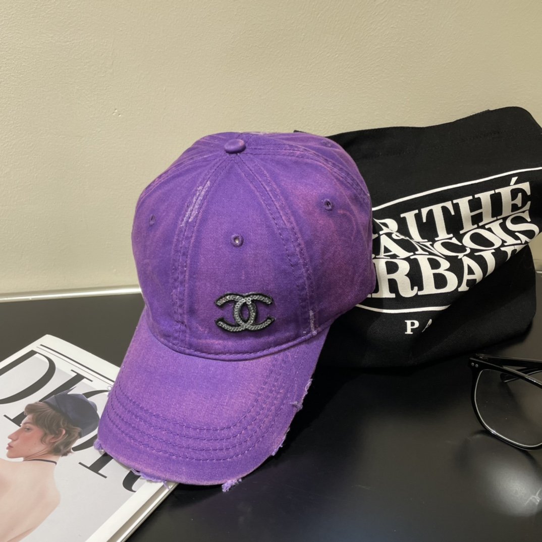 香奈儿新款字母logo棒球帽很酷的色系男女佩戴都有不同style第一批抢先出货！香粉必入款！