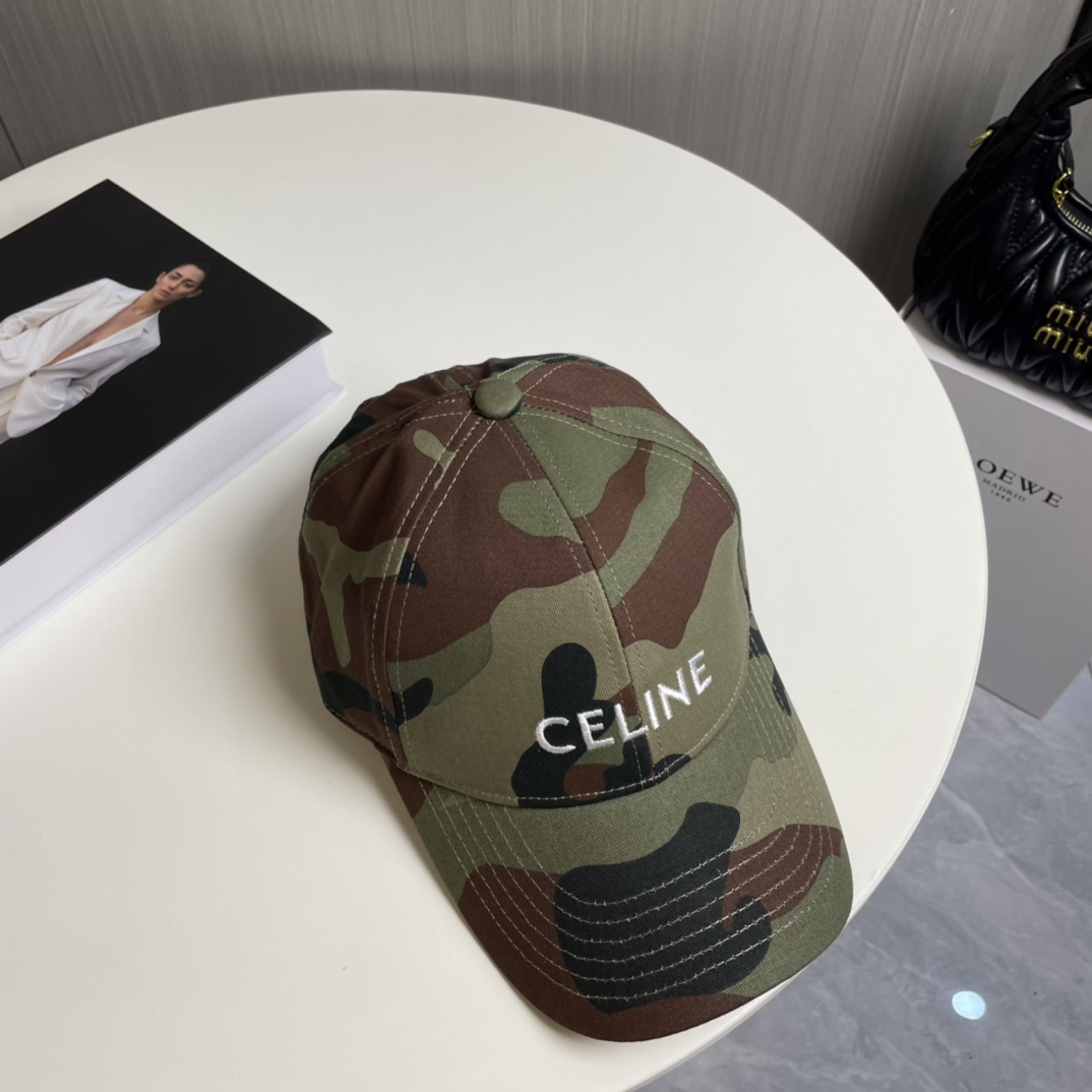 
爆款CELINE（赛琳）官网代购版本。 原版11 定制！ 简约字母明星同款最新棒球帽，时尚潮流，高端做