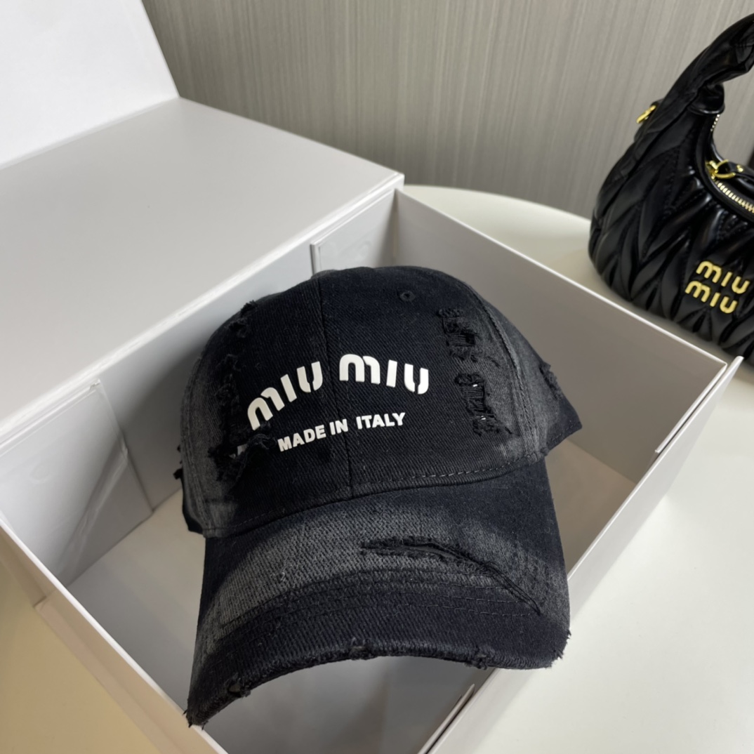 miumiu新款素色棒球帽当下爆热的色系-街头感十足！潮流百搭小红书种草毒药Get上你们的男朋友一起co