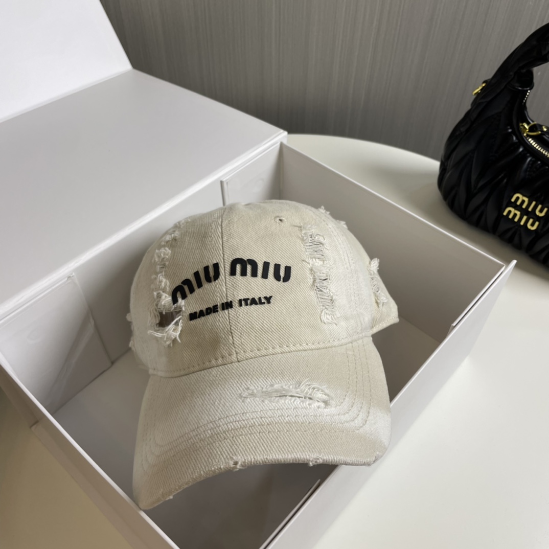 miumiu新款素色棒球帽当下爆热的色系-街头感十足！潮流百搭小红书种草毒药Get上你们的男朋友一起co