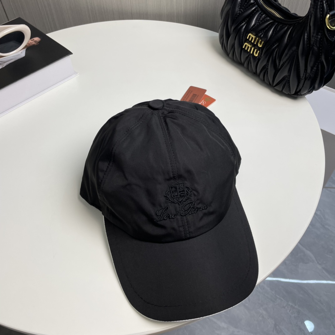  Loro Piana(诺悠翩雅) 专柜羊毛材质  新款高版本棒球帽，大牌同步，超好搭配，出货！