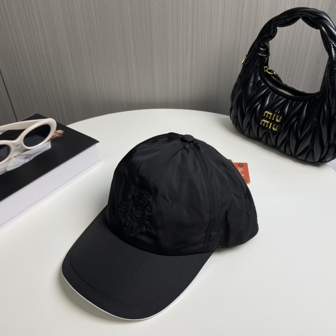  Loro Piana(诺悠翩雅) 专柜羊毛材质  新款高版本棒球帽，大牌同步，超好搭配，出货！