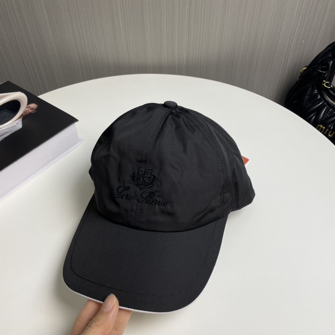  Loro Piana(诺悠翩雅) 专柜羊毛材质  新款高版本棒球帽，大牌同步，超好搭配，出货！