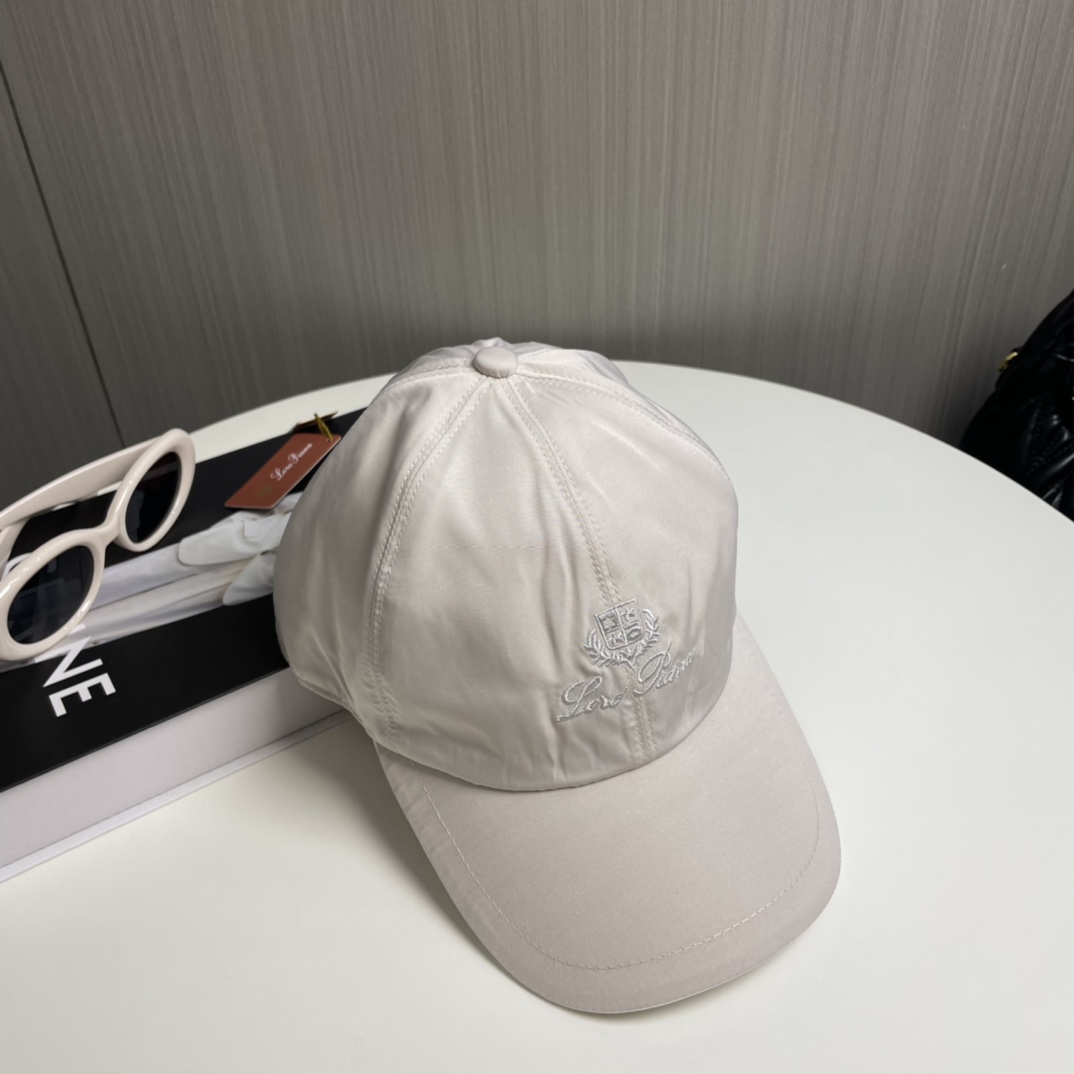  Loro Piana(诺悠翩雅) 专柜羊毛材质  新款高版本棒球帽，大牌同步，超好搭配，出货！