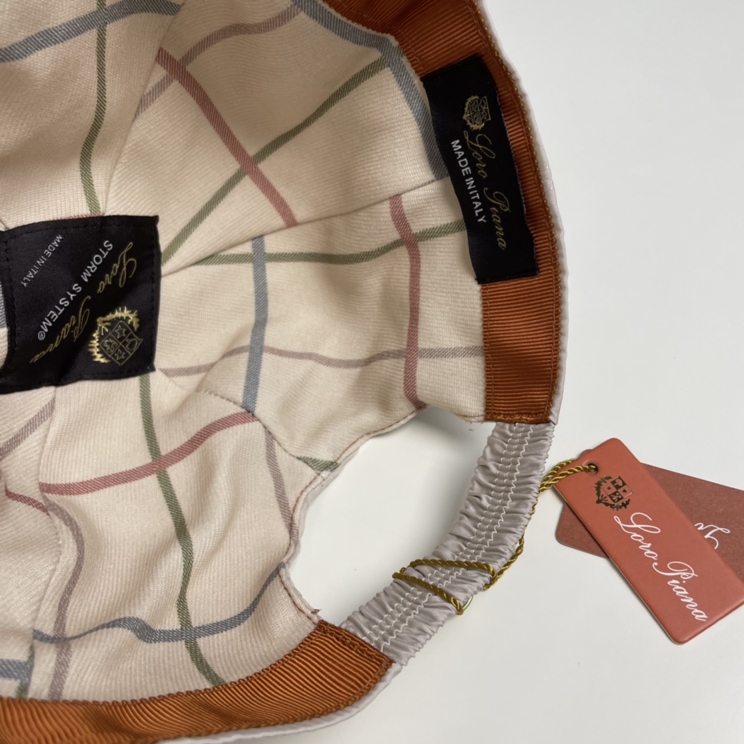  Loro Piana(诺悠翩雅) 专柜羊毛材质  新款高版本棒球帽，大牌同步，超好搭配，出货！