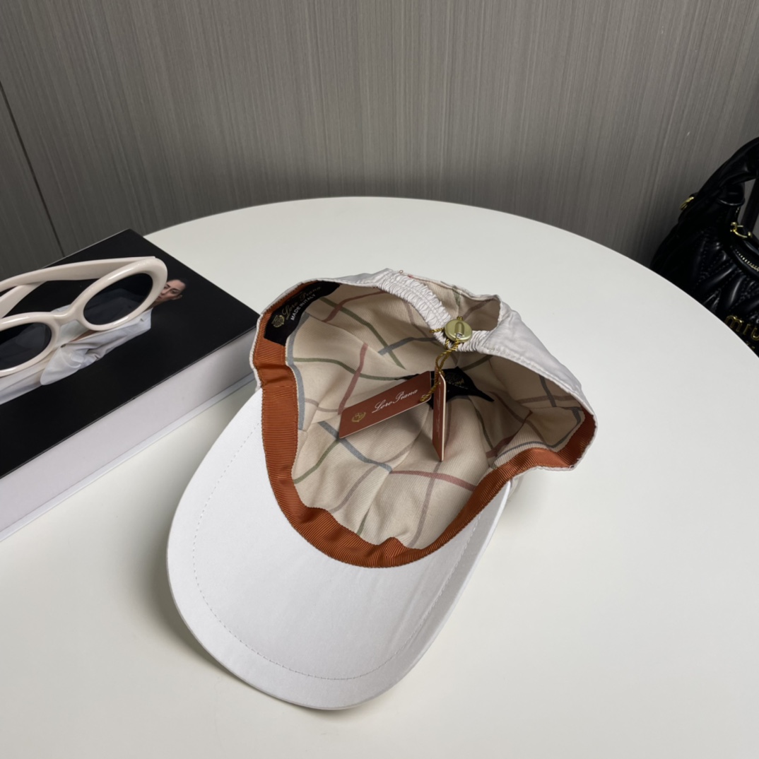  Loro Piana(诺悠翩雅) 专柜羊毛材质  新款高版本棒球帽，大牌同步，超好搭配，出货！