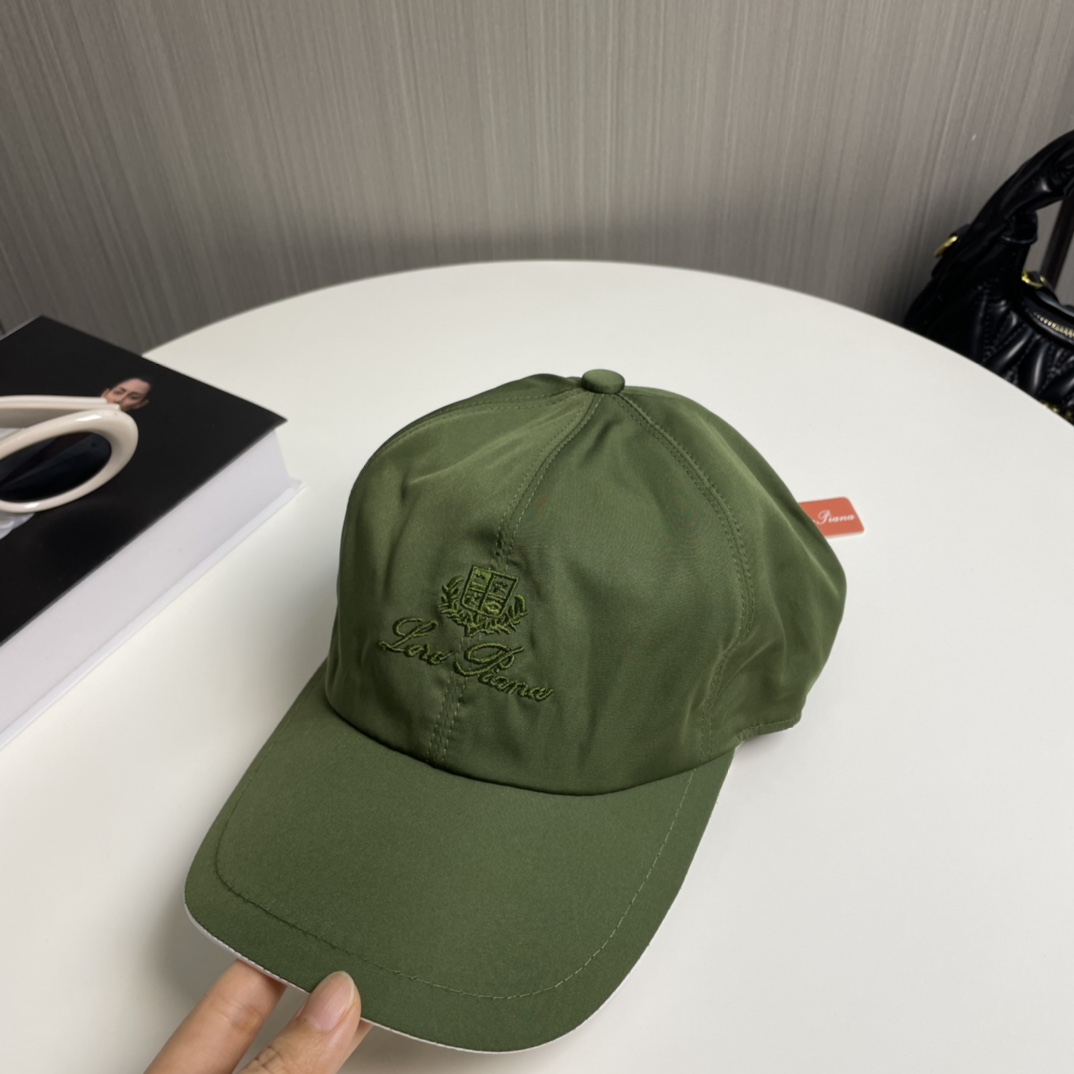  Loro Piana(诺悠翩雅) 专柜羊毛材质  新款高版本棒球帽，大牌同步，超好搭配，出货！