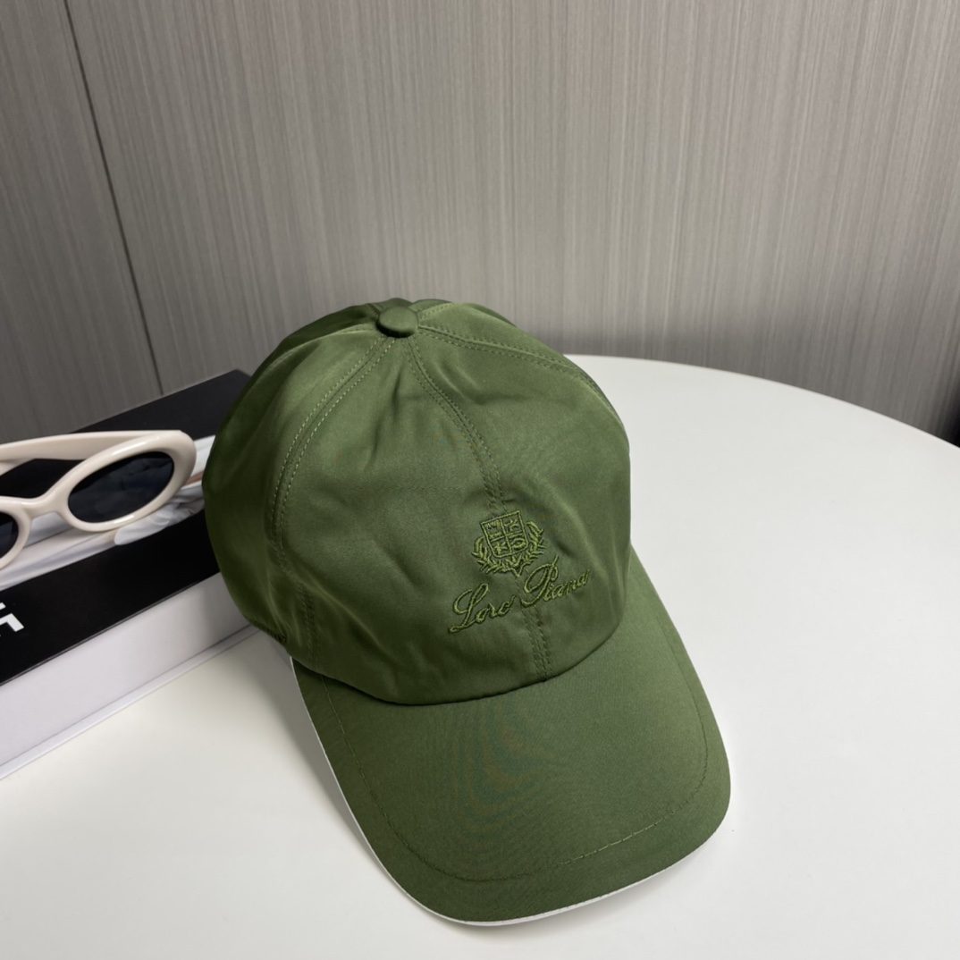  Loro Piana(诺悠翩雅) 专柜羊毛材质  新款高版本棒球帽，大牌同步，超好搭配，出货！