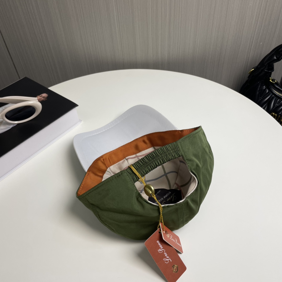  Loro Piana(诺悠翩雅) 专柜羊毛材质  新款高版本棒球帽，大牌同步，超好搭配，出货！