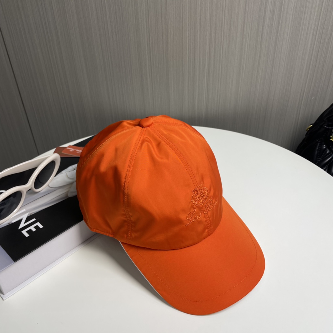  Loro Piana(诺悠翩雅) 专柜羊毛材质  新款高版本棒球帽，大牌同步，超好搭配，出货！