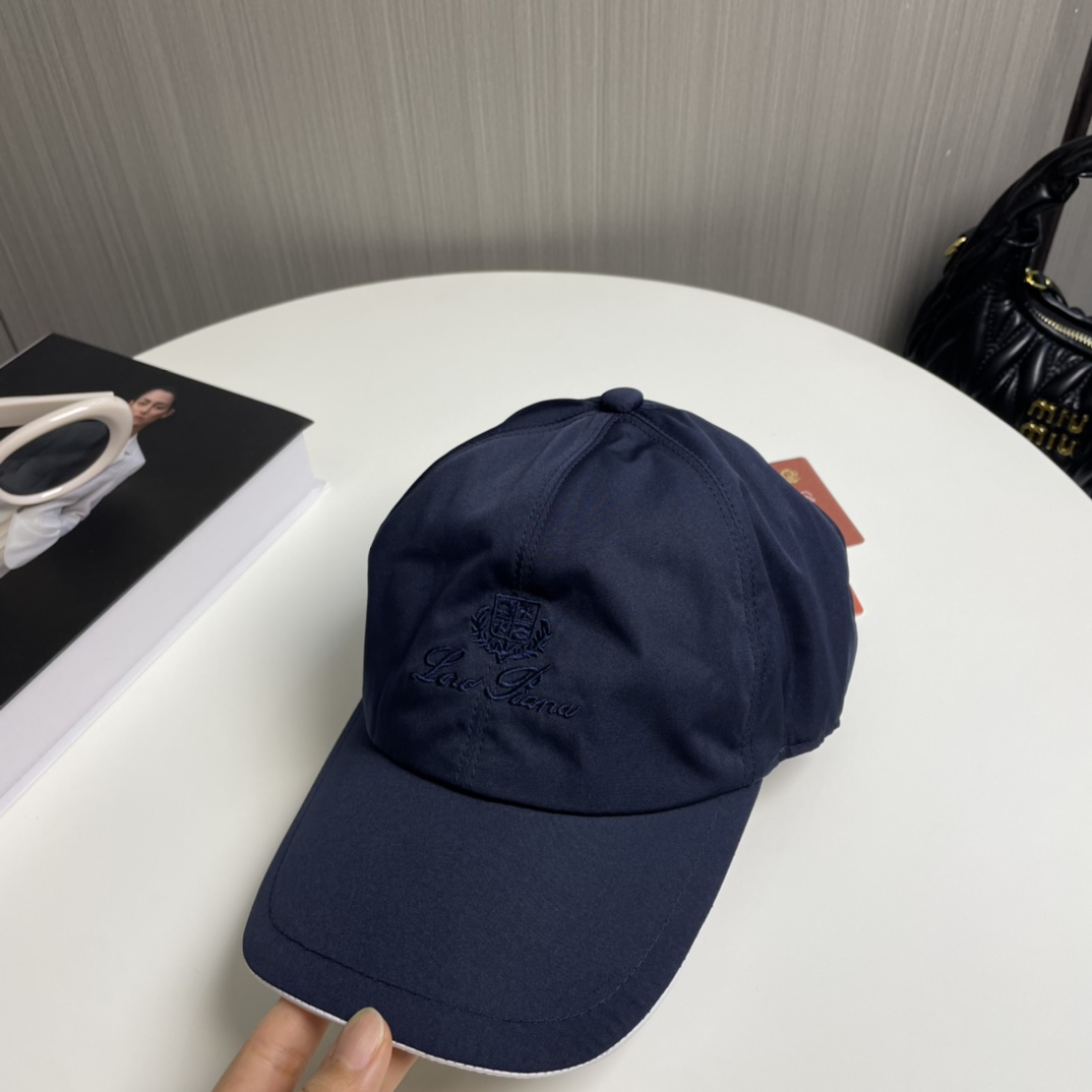  Loro Piana(诺悠翩雅) 专柜羊毛材质  新款高版本棒球帽，大牌同步，超好搭配，出货！