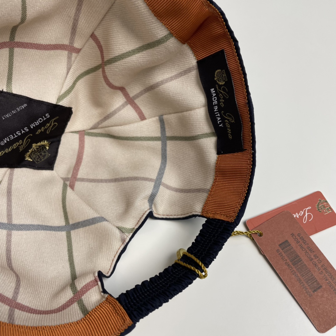  Loro Piana(诺悠翩雅) 专柜羊毛材质  新款高版本棒球帽，大牌同步，超好搭配，出货！