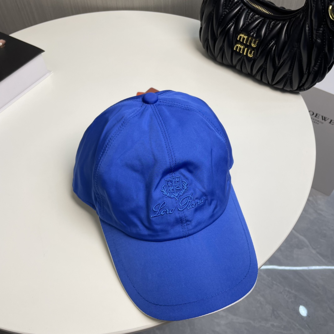  Loro Piana(诺悠翩雅) 专柜羊毛材质  新款高版本棒球帽，大牌同步，超好搭配，出货！