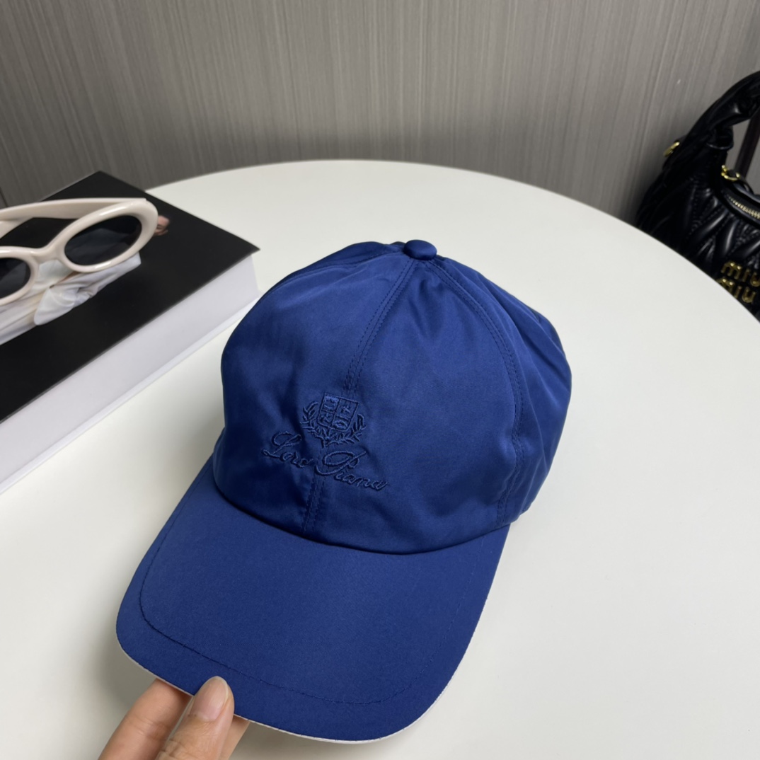  Loro Piana(诺悠翩雅) 专柜羊毛材质  新款高版本棒球帽，大牌同步，超好搭配，出货！