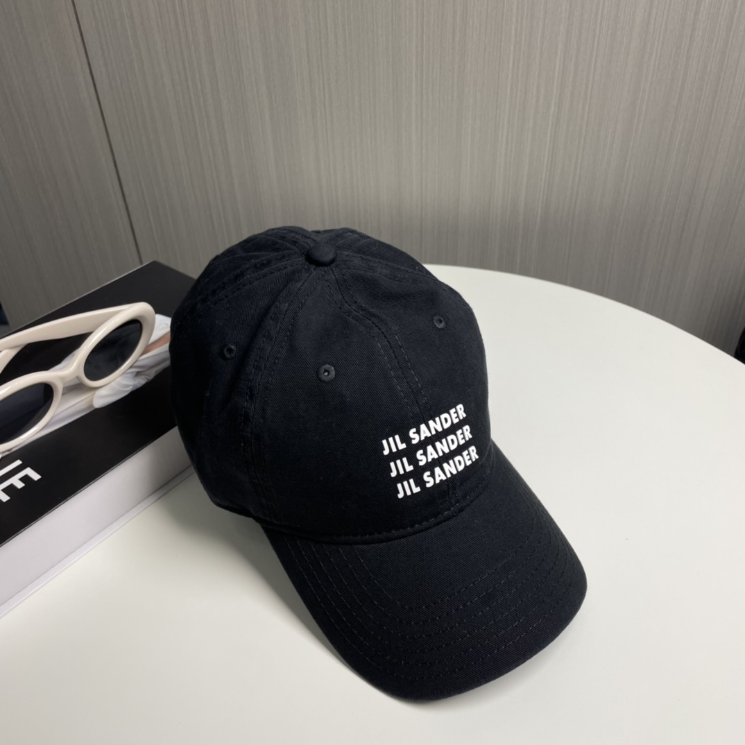 Jil Sander’s Minimalist Pure Cotton Baseball Cap with Colored Eye Detail - 图片 7