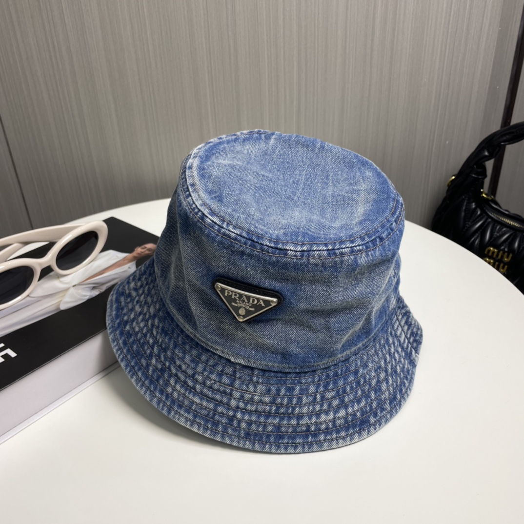 Prada Cowboy: Starwashed Cowboys in Cozy Fabrics with Triangle Turnover - 图片 6