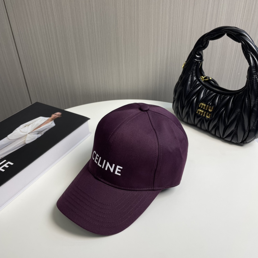 爆款CELINE(赛琳)官网代购版本。 原版11 定制! 简约字母明星同款最新棒球帽,时尚潮流,高端做
