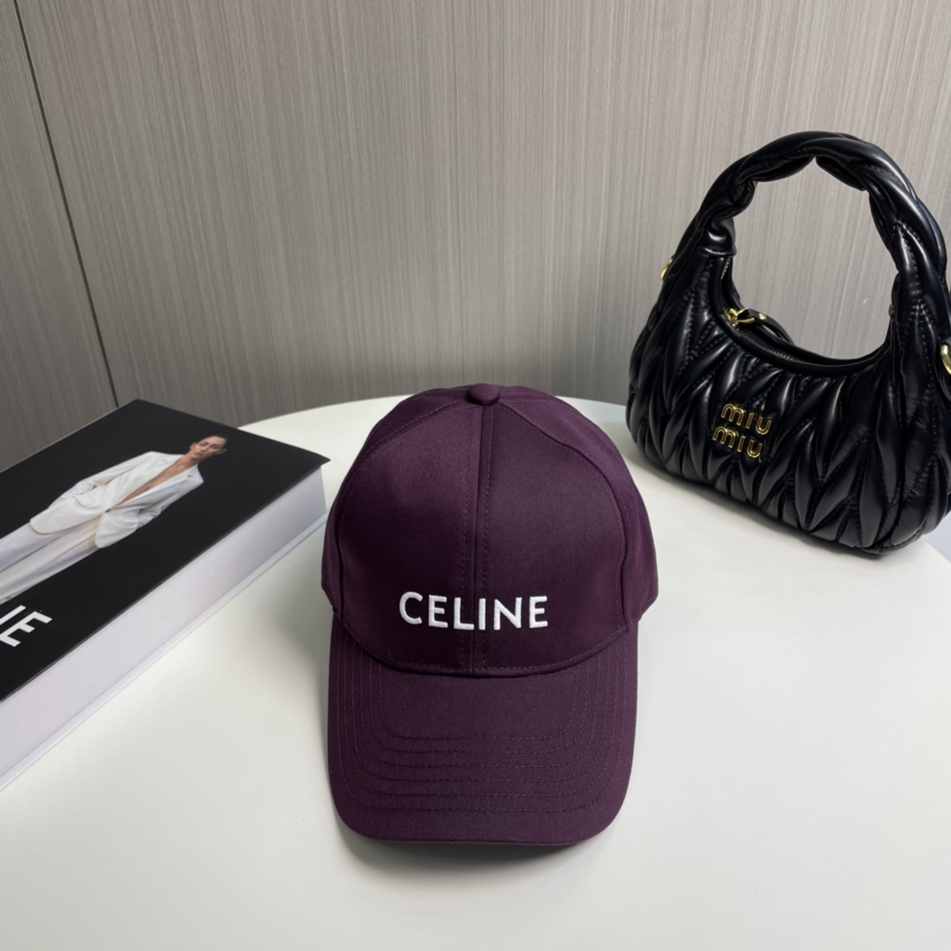 爆款CELINE(赛琳)官网代购版本。 原版11 定制! 简约字母明星同款最新棒球帽,时尚潮流,高端做