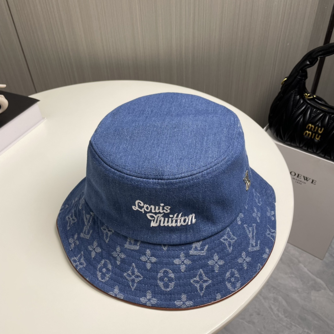 
🧢LV路易威登🧢 官网高版出货，刺绣字母渔夫帽，非常经典的经典，流行的复古美，四季可用，出门必备，非常