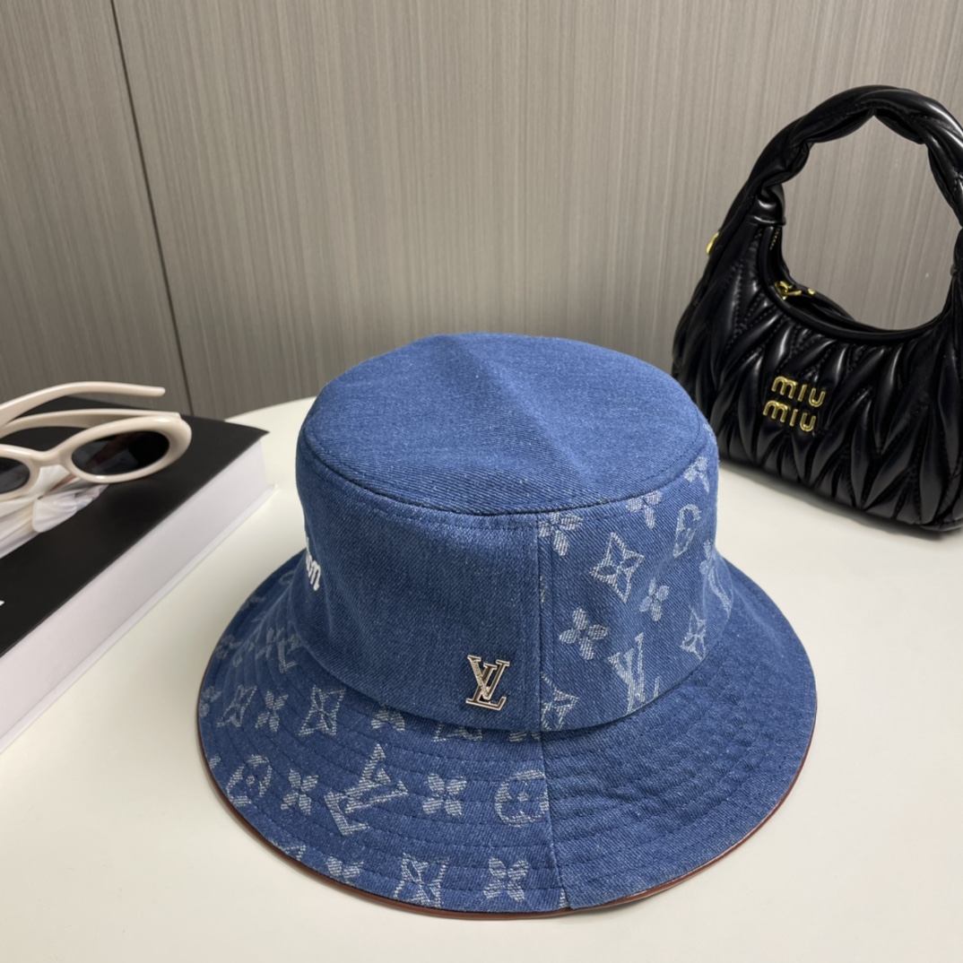 
🧢LV路易威登🧢 官网高版出货，刺绣字母渔夫帽，非常经典的经典，流行的复古美，四季可用，出门必备，非常