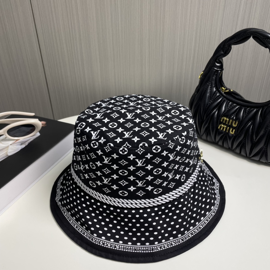 🧢路易威登棒球帽 LouisVuitt😍新款LV渔夫帽，重工打造♥️高端大气，百搭款🤗男女通用！跑量！
