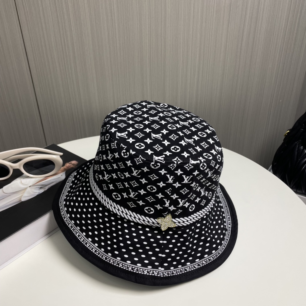 🧢路易威登棒球帽 LouisVuitt😍新款LV渔夫帽，重工打造♥️高端大气，百搭款🤗男女通用！跑量！