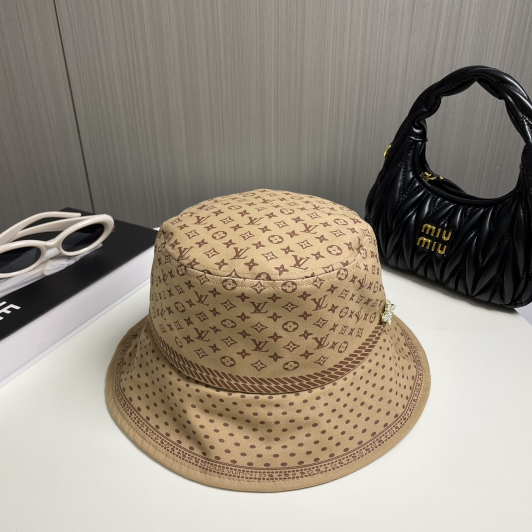 🧢路易威登棒球帽 LouisVuitt😍新款LV渔夫帽，重工打造♥️高端大气，百搭款🤗男女通用！跑量！