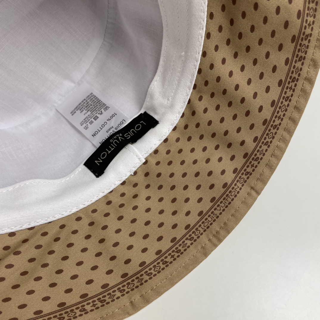 🧢路易威登棒球帽 LouisVuitt😍新款LV渔夫帽，重工打造♥️高端大气，百搭款🤗男女通用！跑量！