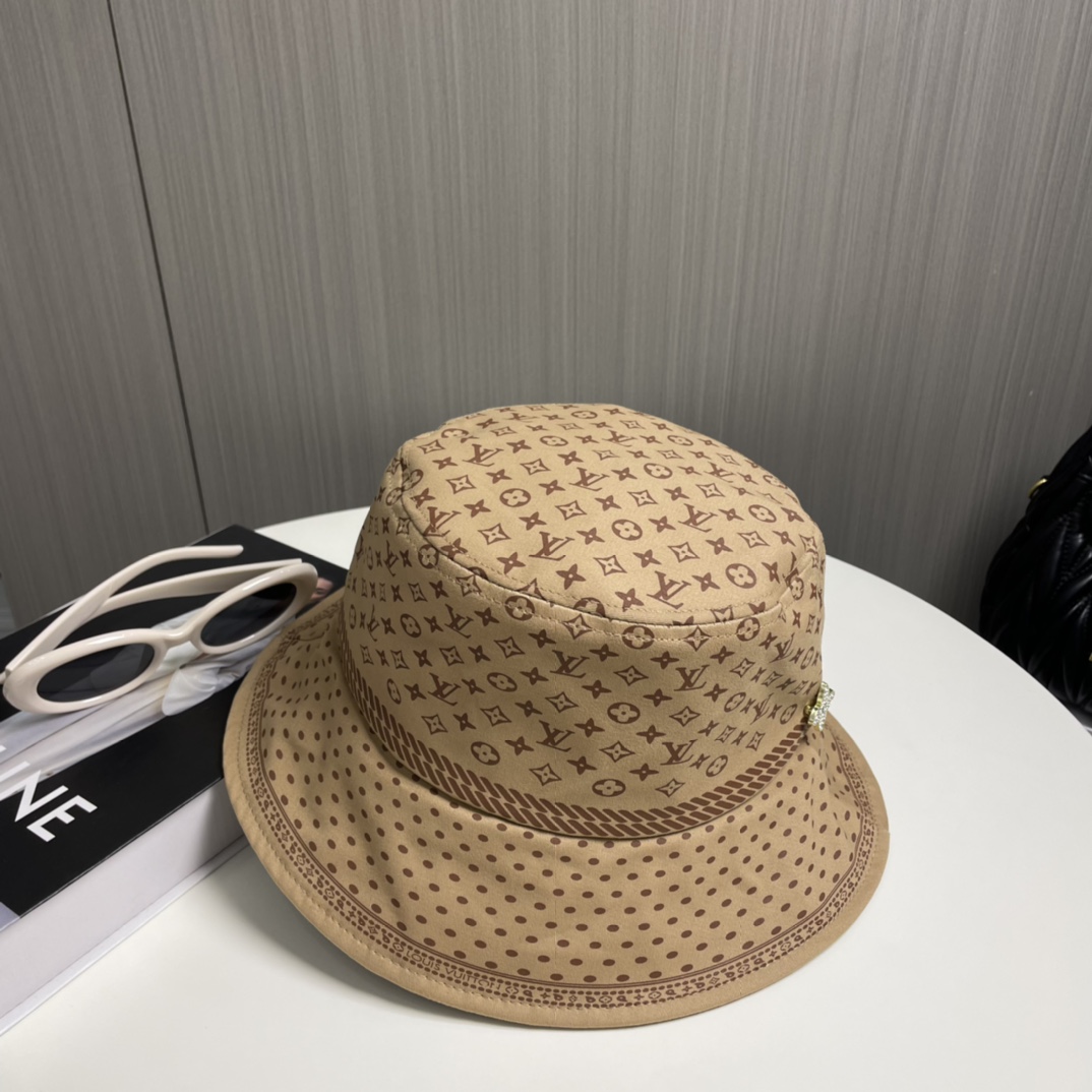 🧢路易威登棒球帽 LouisVuitt😍新款LV渔夫帽，重工打造♥️高端大气，百搭款🤗男女通用！跑量！