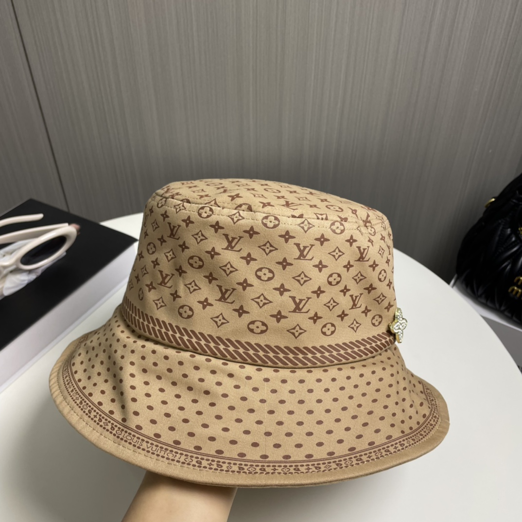 🧢路易威登棒球帽 LouisVuitt😍新款LV渔夫帽，重工打造♥️高端大气，百搭款🤗男女通用！跑量！
