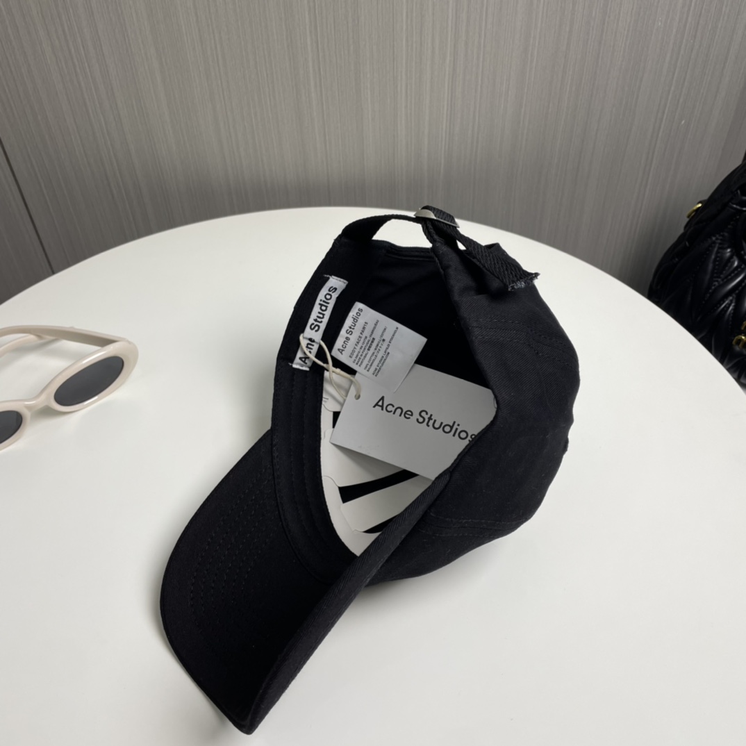 Acne Brand Baseball Caps: Fashionable, Functional, and Versatile for All. - 图片 4