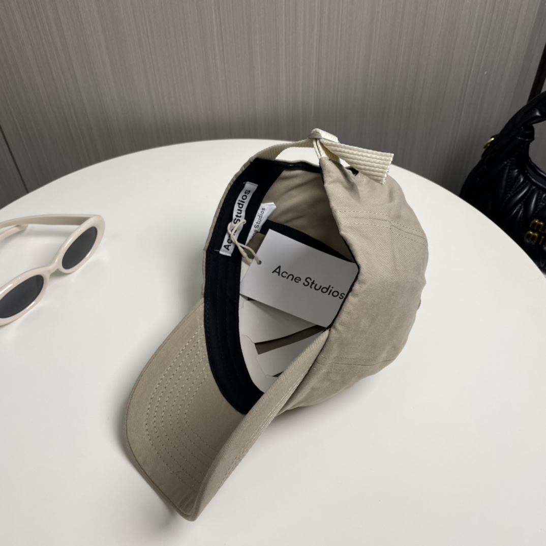Acne Brand Baseball Cap: Fashionable, Functional, and Versatile for Sports and Leisure - 图片 4