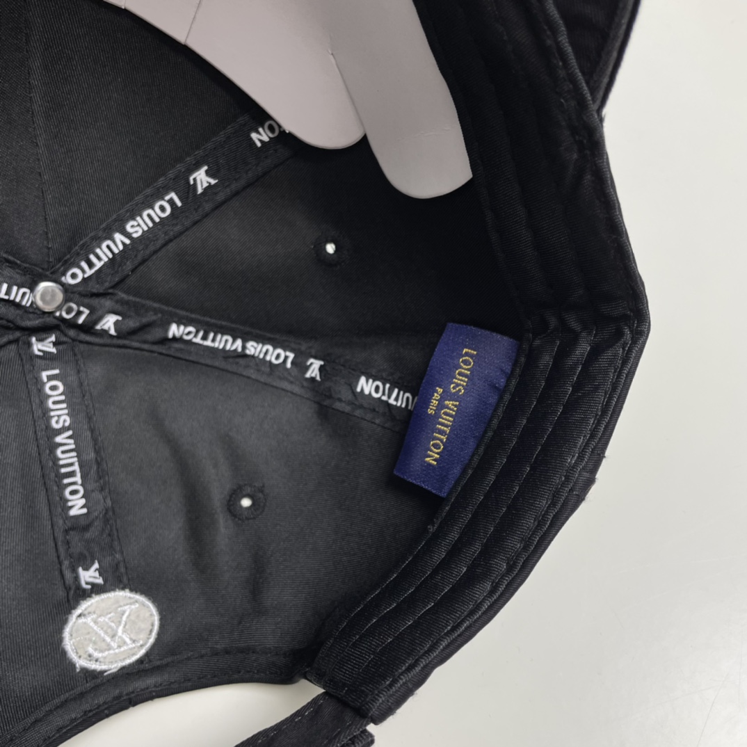  【LOUIS VUITTON】路易威登🌸官网同步上线🎊 韩版新款英伦风定制款11原单品质 男女通用棒球